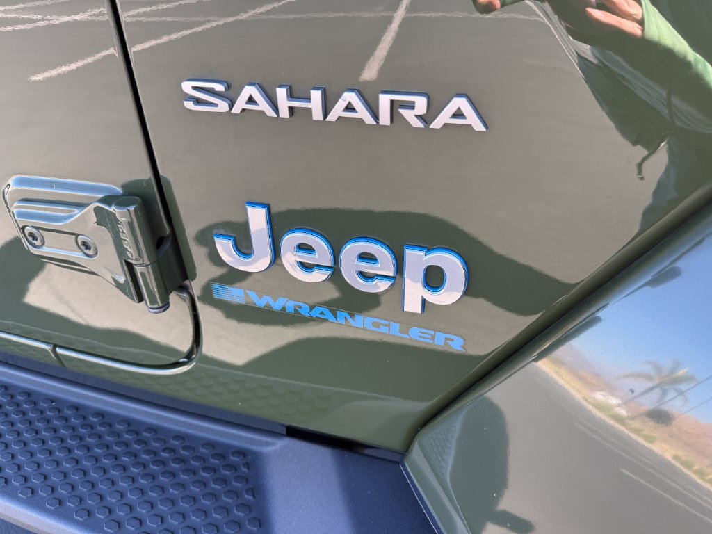 Used 2023 Jeep Wrangler Unlimited Sahara AWD/4WD image 7