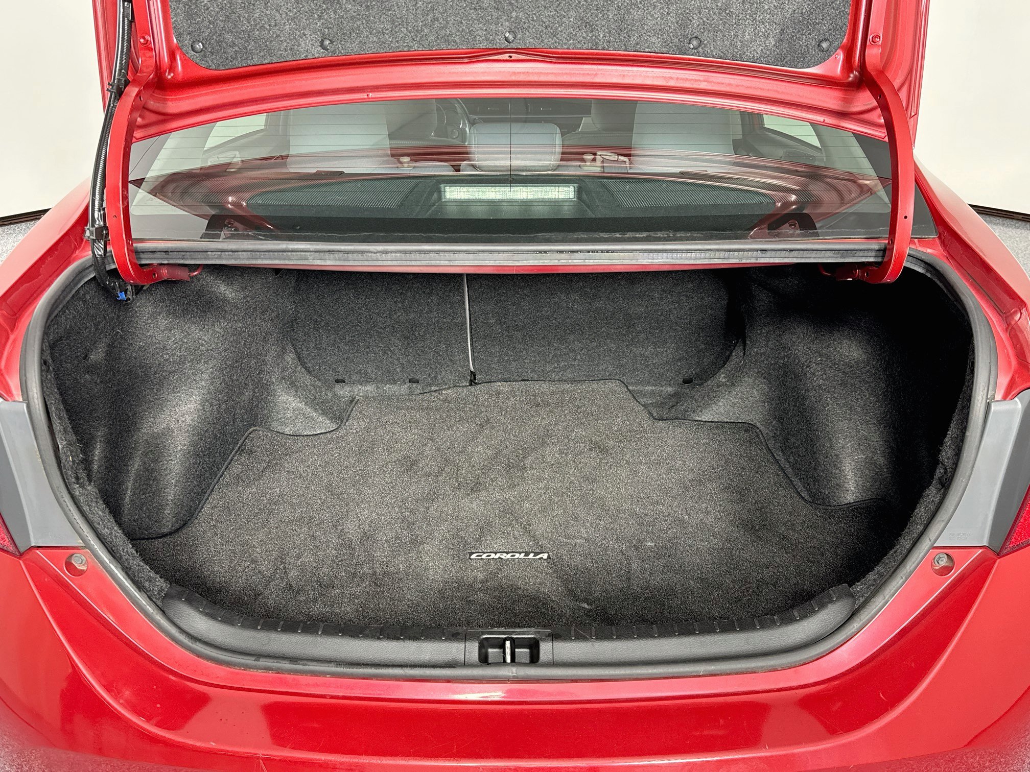 Used 2016 Toyota Corolla LE FWD image 23