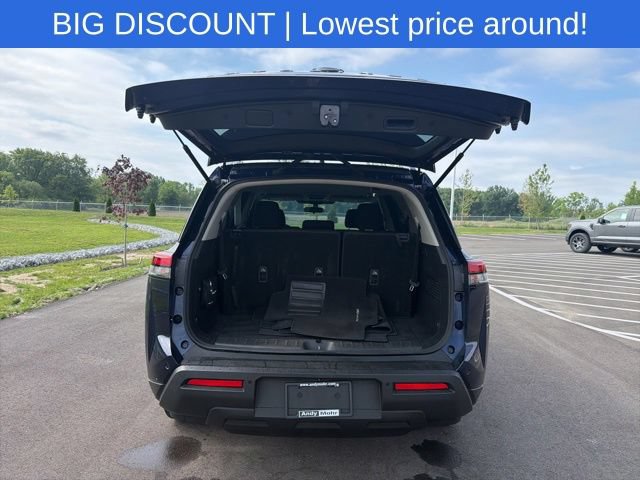 Used 2022 Nissan Pathfinder SV FWD image 12