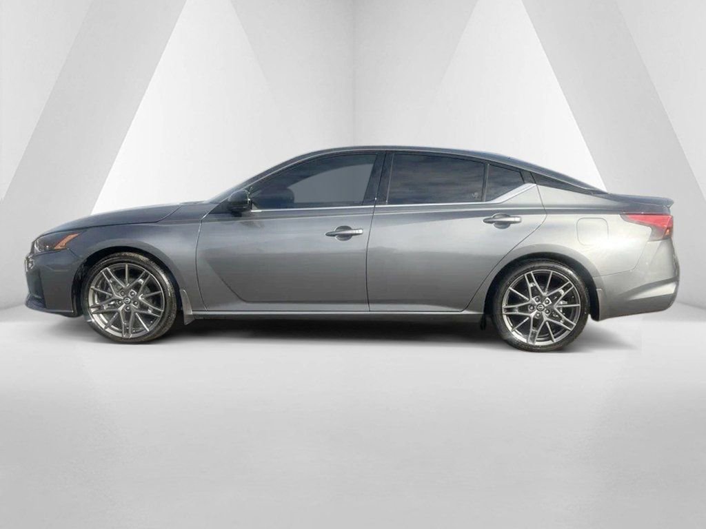 Used 2023 Nissan Altima 2.0 SR image 4