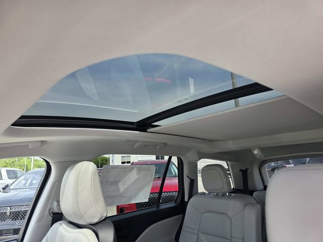 New 2025 Lincoln Aviator AWD w/ Jet Appearance Package image 8