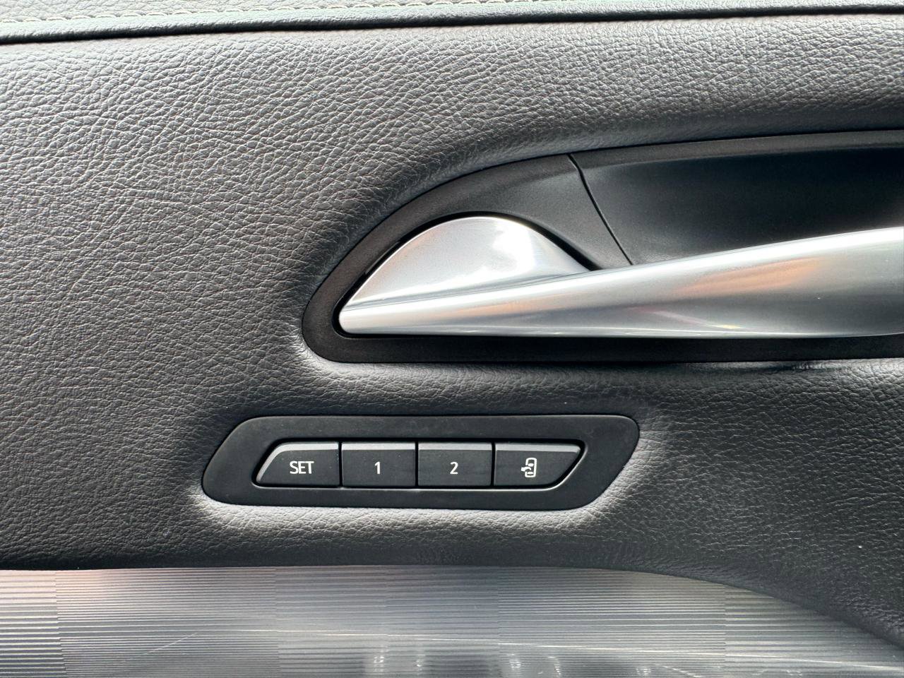 Used 2024 Cadillac XT4 Premium Luxury w/ Technology Package image 15