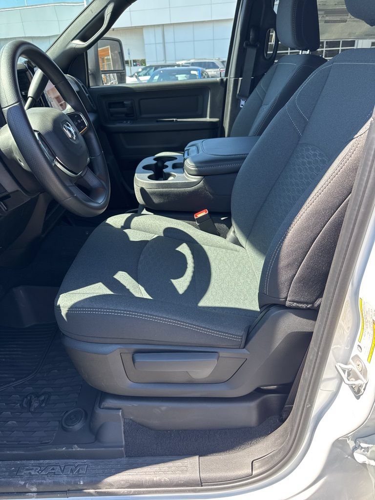 New 2026 RAM 3500 Tradesman AWD/4WD image 9