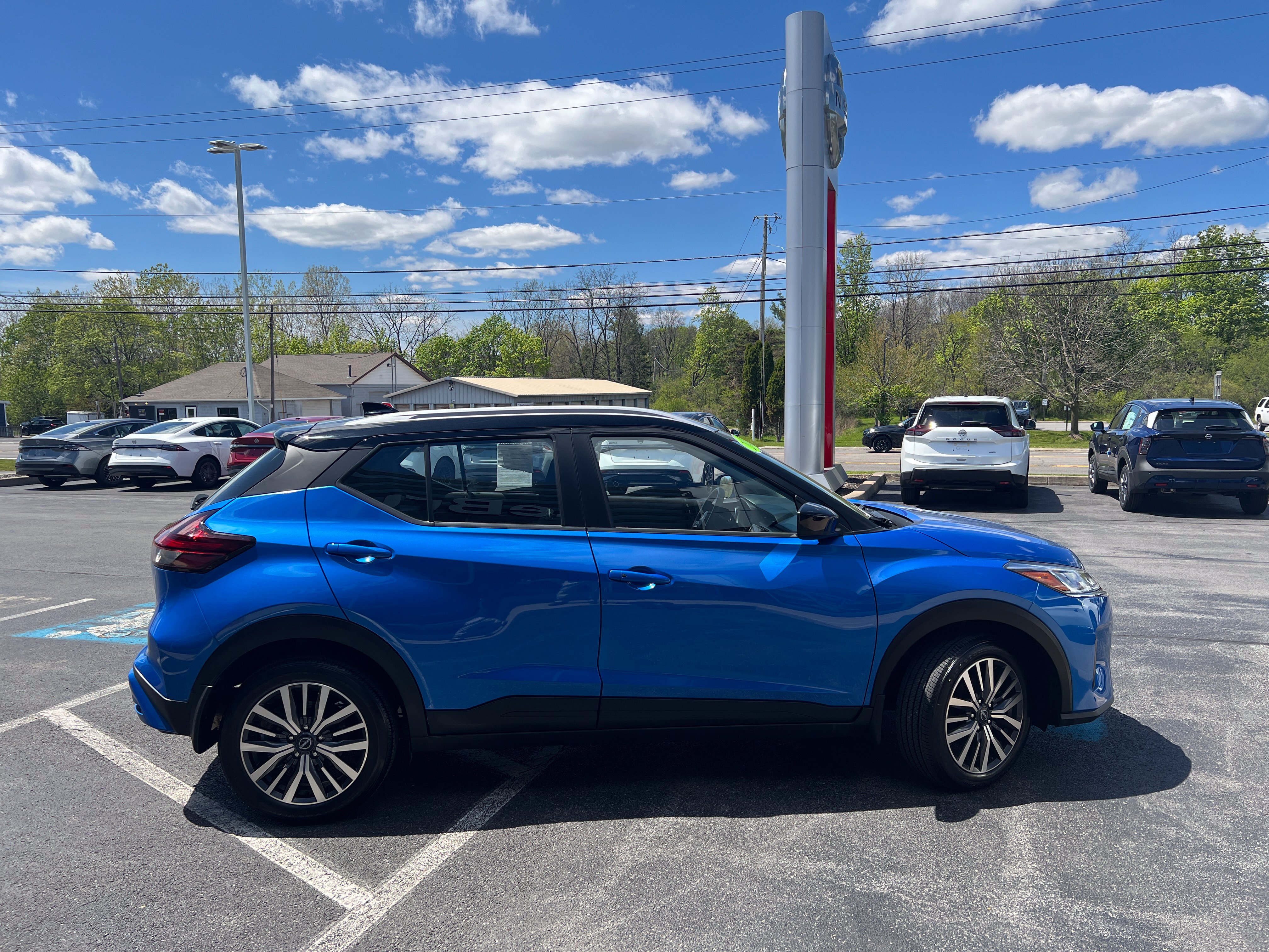 Used 2023 Nissan Kicks SV FWD image 16