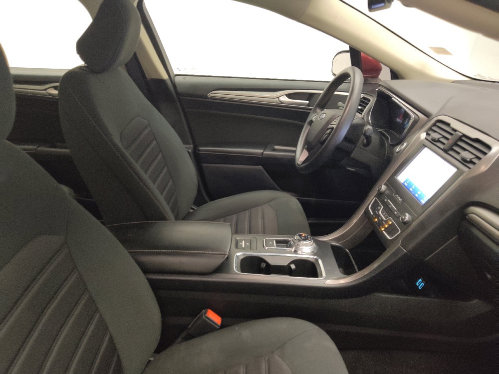 Used 2020 Ford Fusion SE FWD image 21