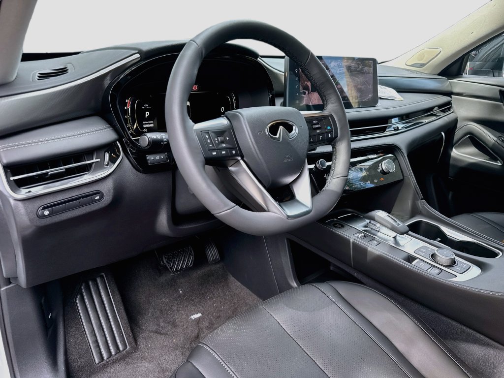 Used 2027 INFINITI QX60 Luxe w/ Cargo Package FWD image 10