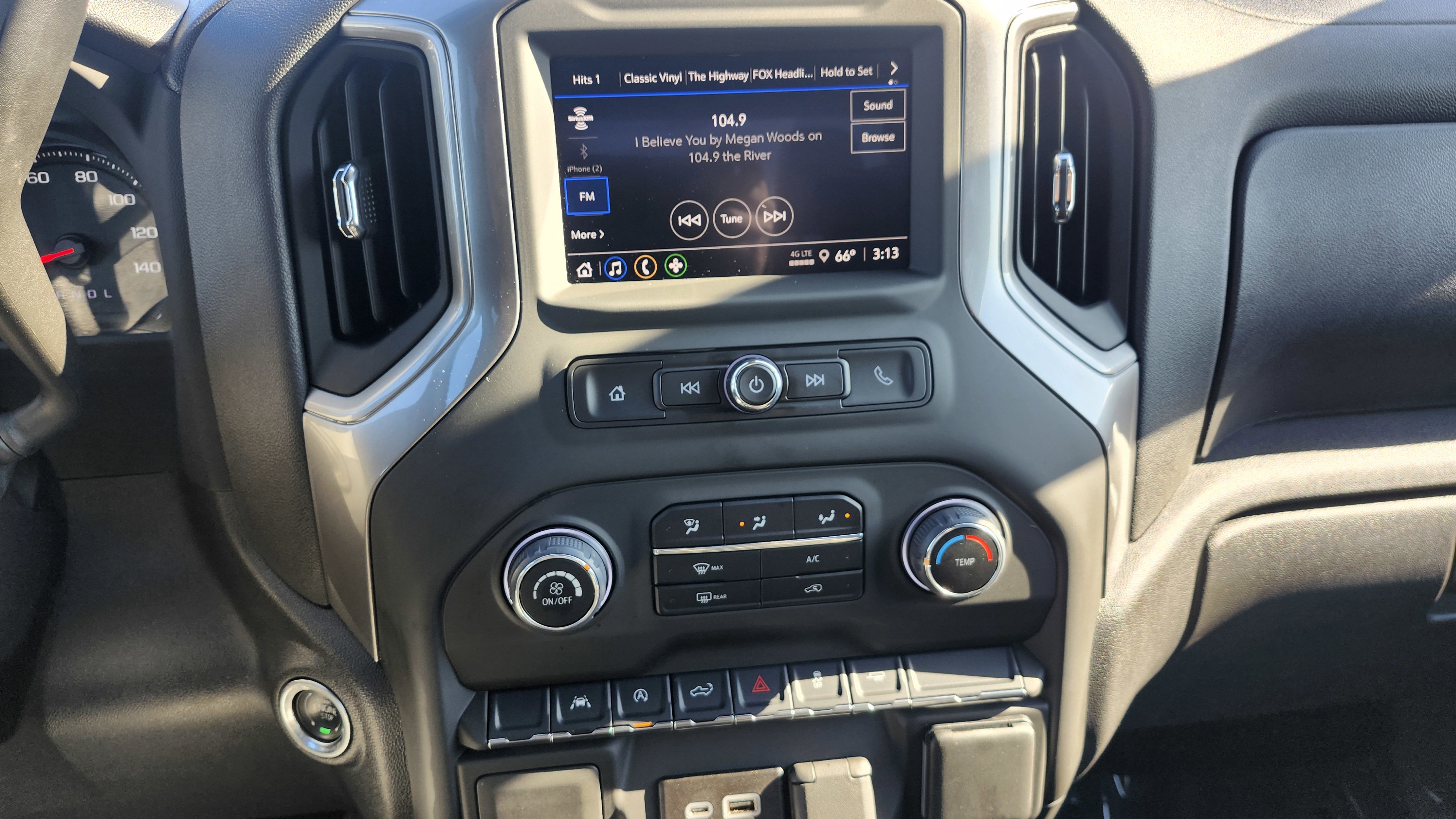 Used 2025 Chevrolet Silverado 1500 Custom image 23