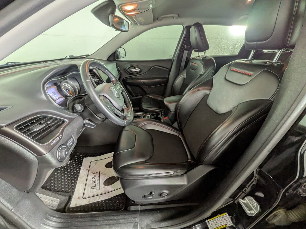 Used 2020 Jeep Cherokee Trailhawk w/ Cold Weather Group image 16