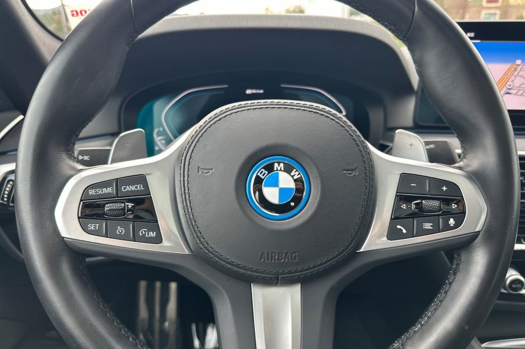 Used 2023 BMW 530e w/ M Sport Package image 25