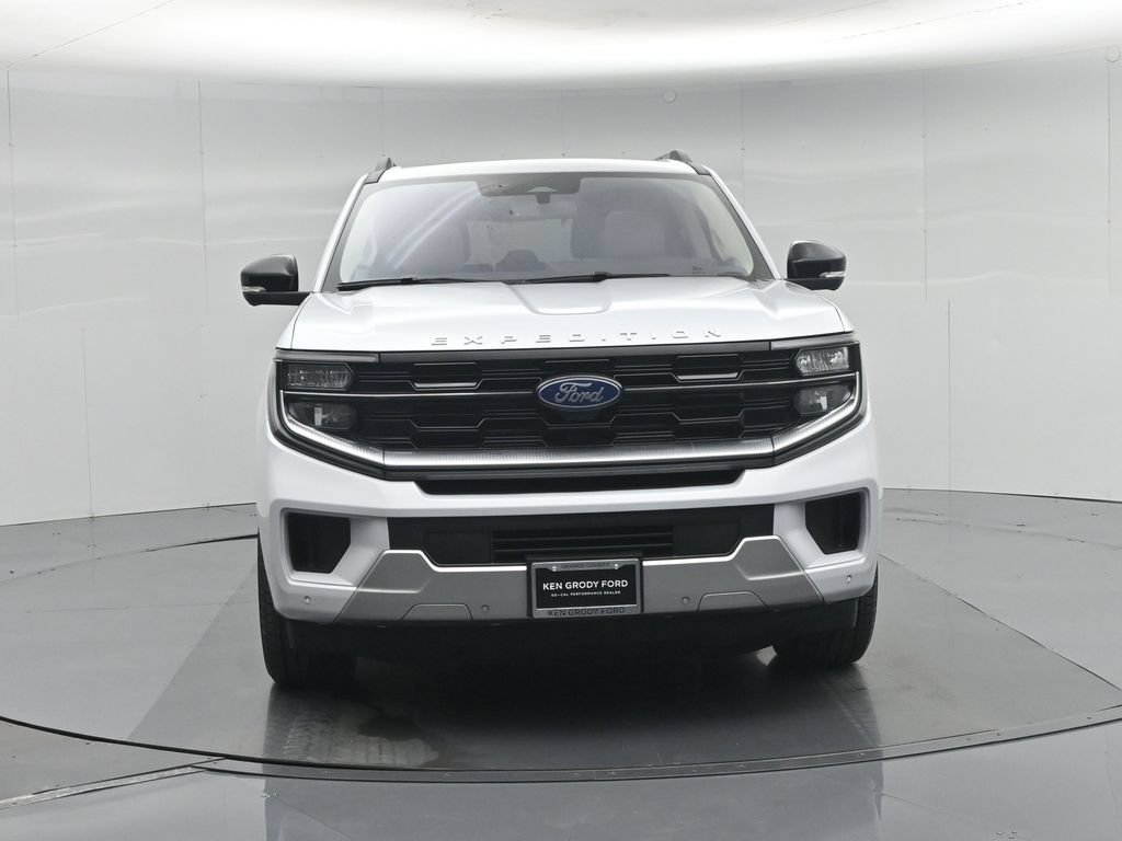 Used 2025 Ford Expedition Platinum w/ Driver's Package AWD/4WD image 62