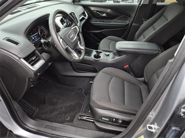 Used 2024 GMC Terrain SLE w/ Driver Convenience Package image 18