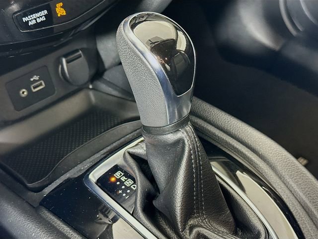 Certified 2018 Nissan Rogue SV image 18