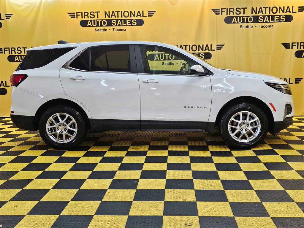 Used 2023 Chevrolet Equinox LT w/ Driver Convenience Package image 2