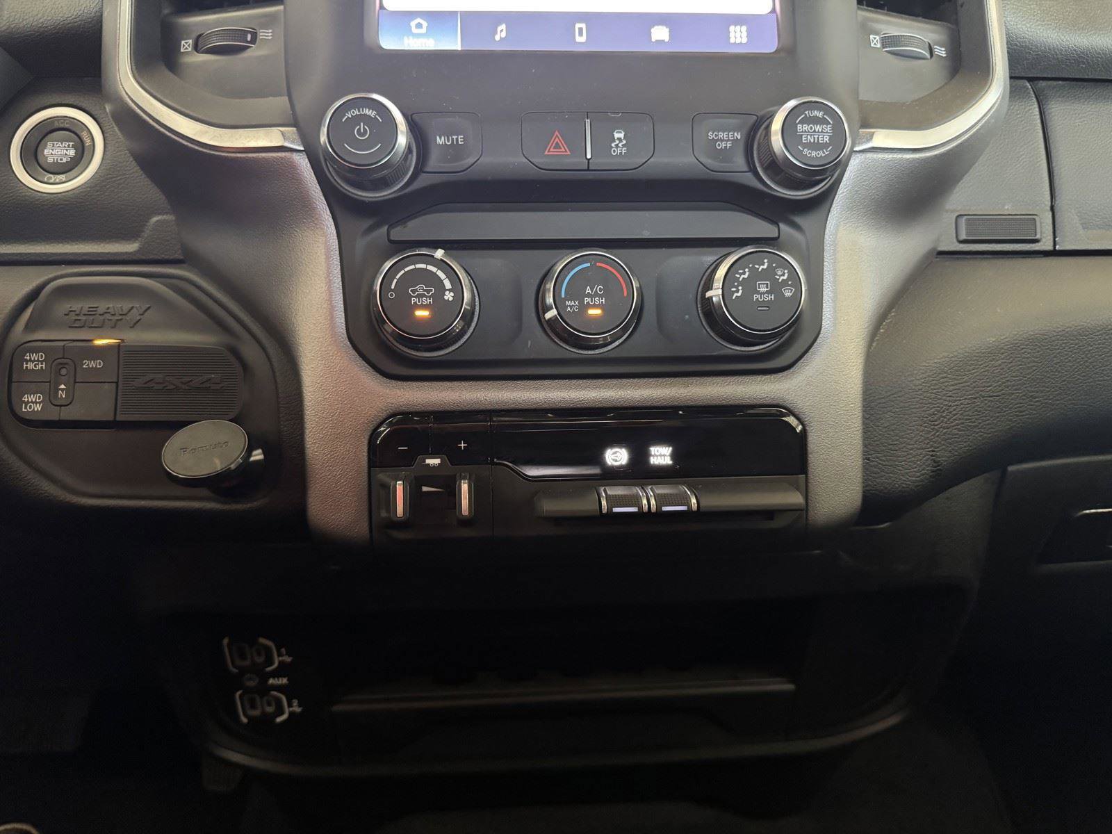 Used 2024 RAM 3500 Big Horn AWD/4WD image 15