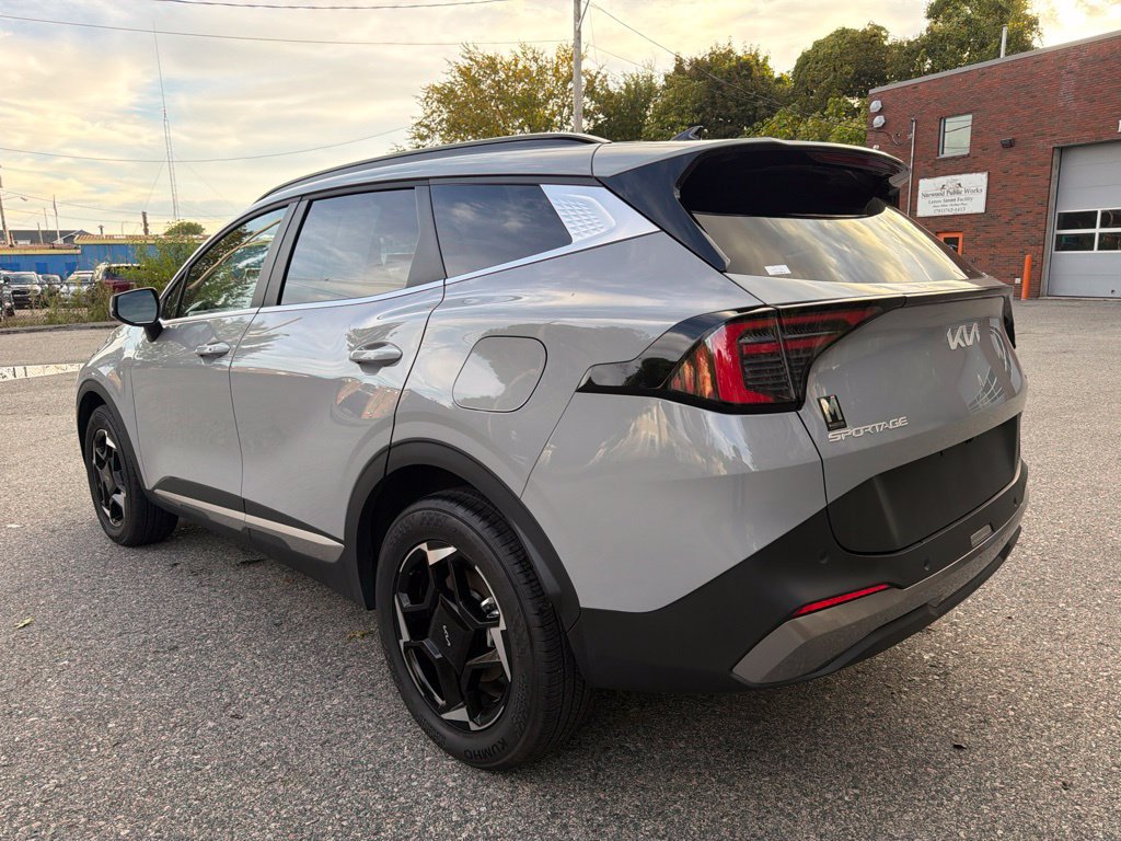 Certified 2026 Kia Sportage EX w/ EX Panorama Roof Package AWD/4WD image 5