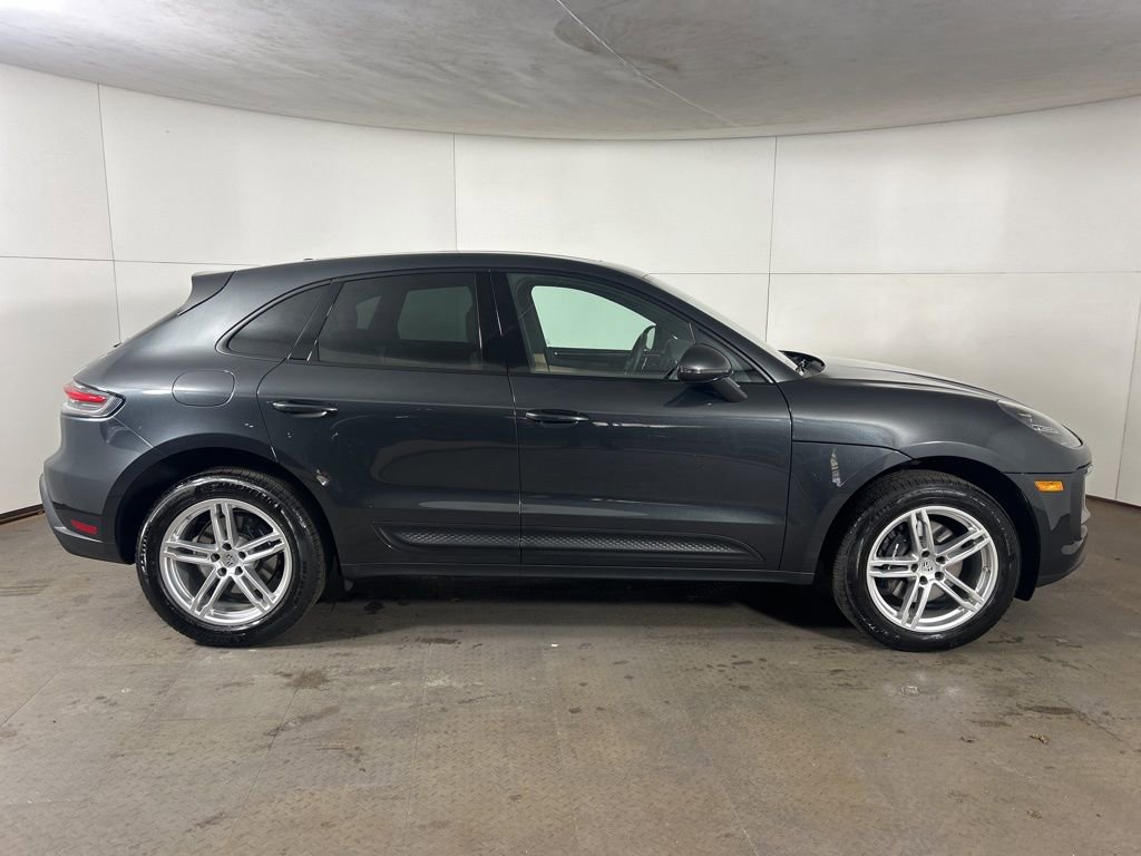 Certified 2025 Porsche Macan image 8