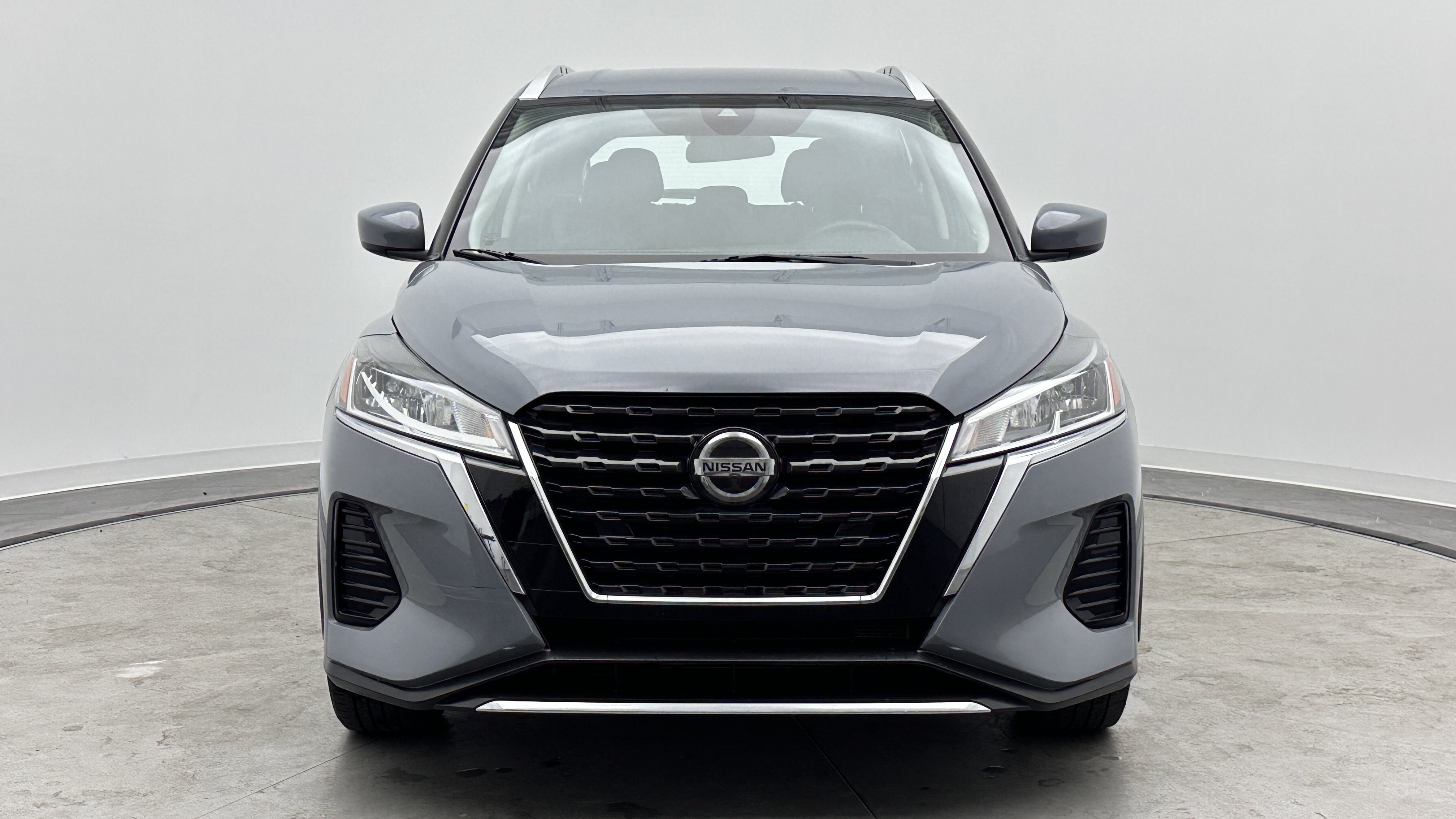 Used 2021 Nissan Kicks SV FWD image 2