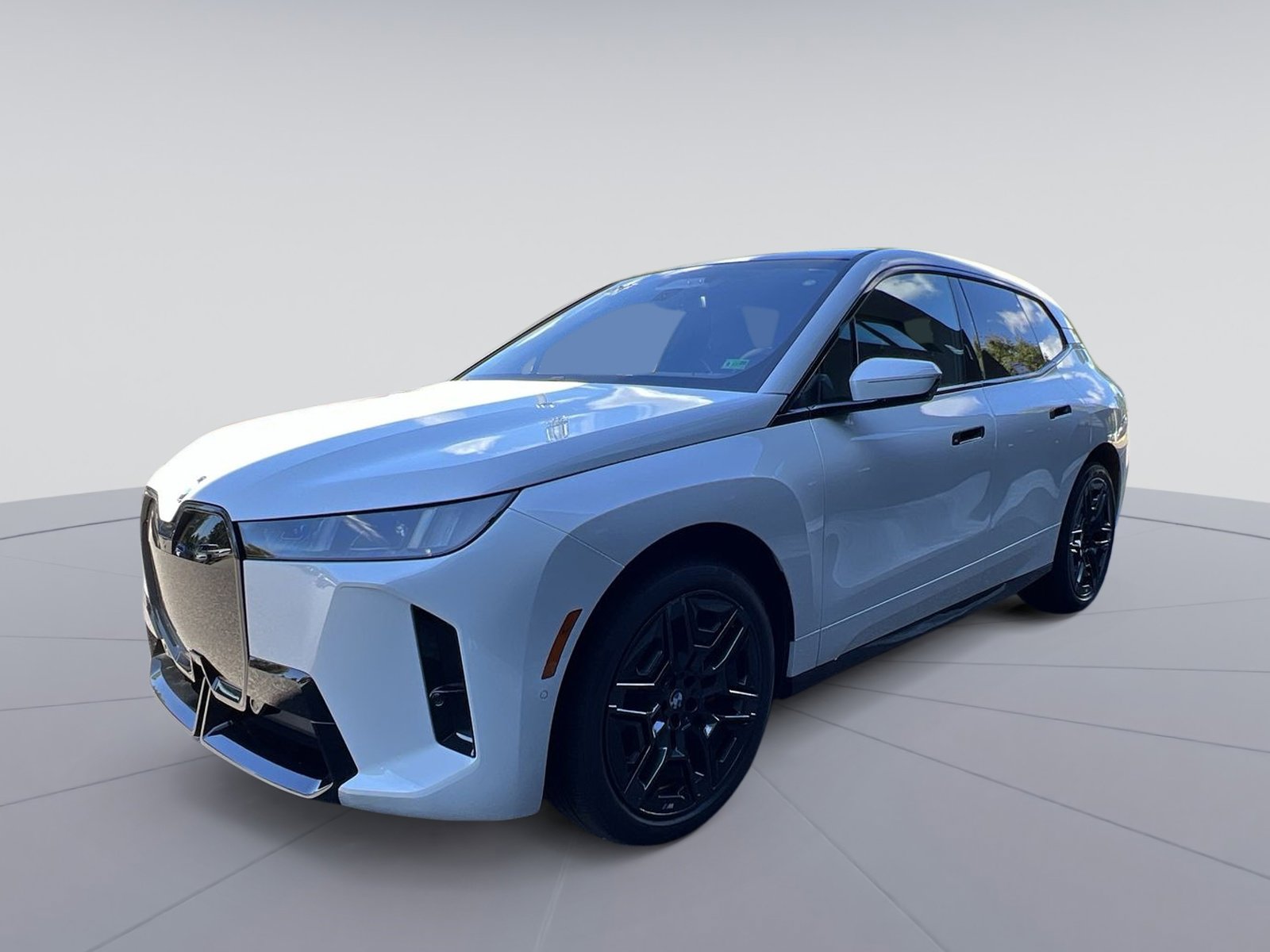 New 2026 BMW iX xDrive60 w/ M Sport Package image 1