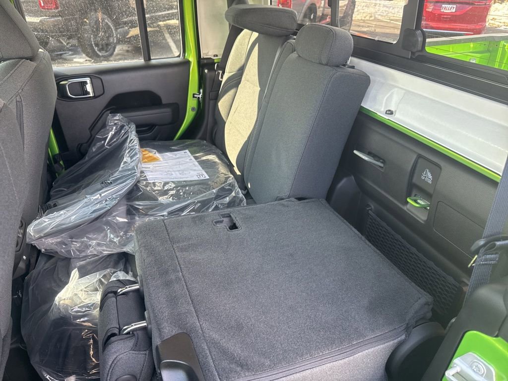 New 2025 Jeep Gladiator Sport image 44