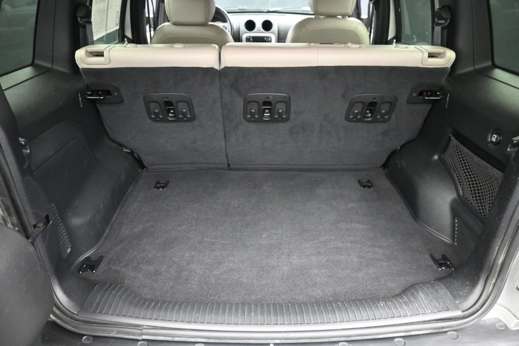 Used 2002 Jeep Liberty Limited AWD/4WD image 11