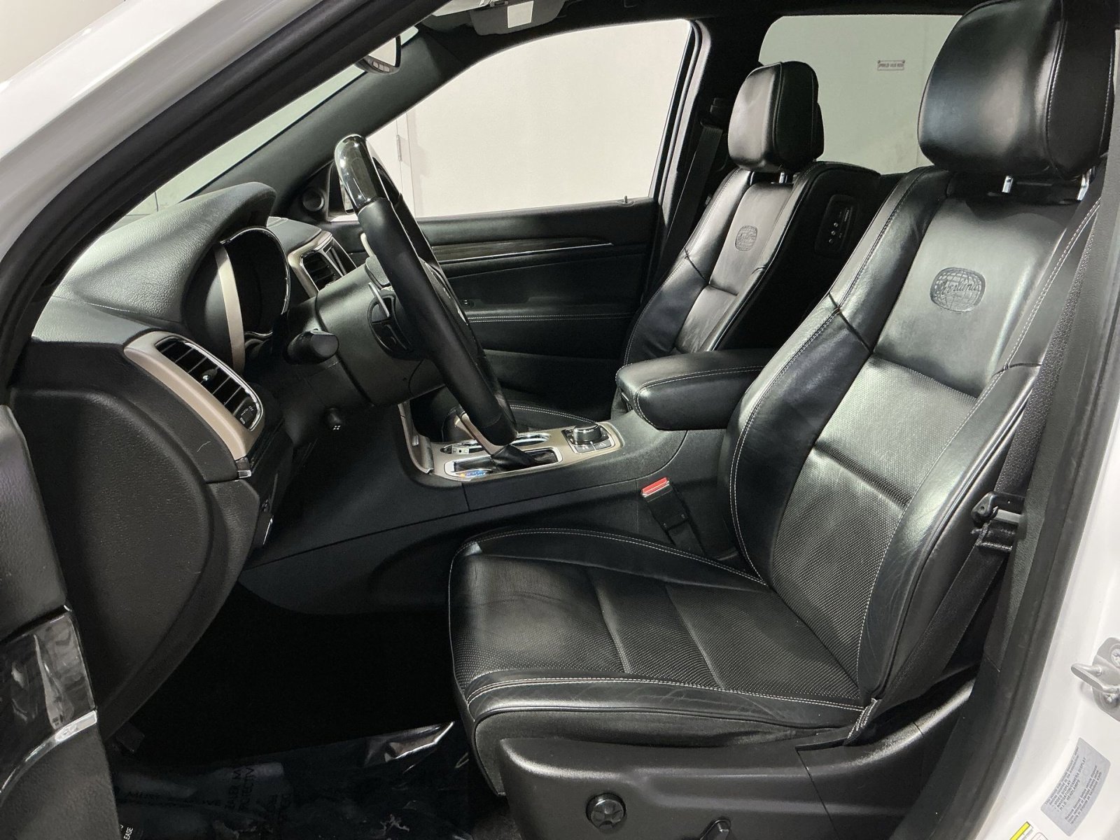 Used 2017 Jeep Grand Cherokee Overland image 21