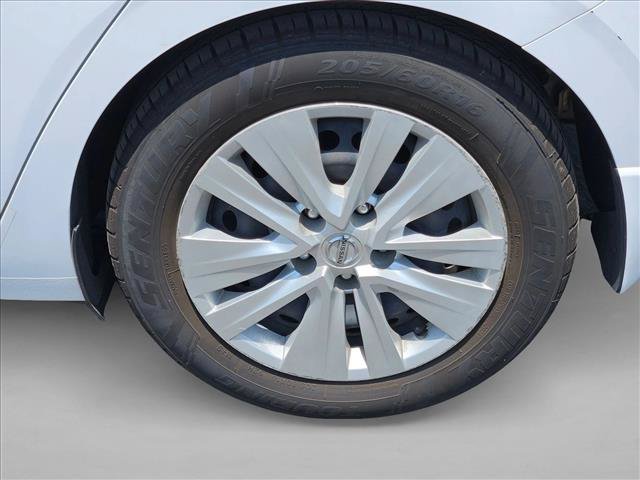 Certified 2022 Nissan Sentra S w/ Lighting Package FWD image 14