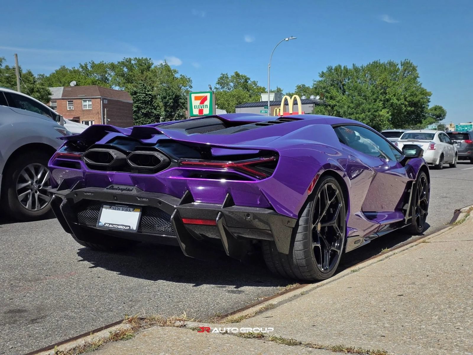 Used 2024 Lamborghini Revuelto AWD/4WD image 10