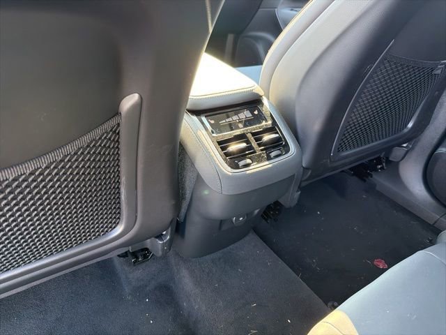 New 2025 Volvo XC90 B6 Plus w/ Protection Package Premier image 9
