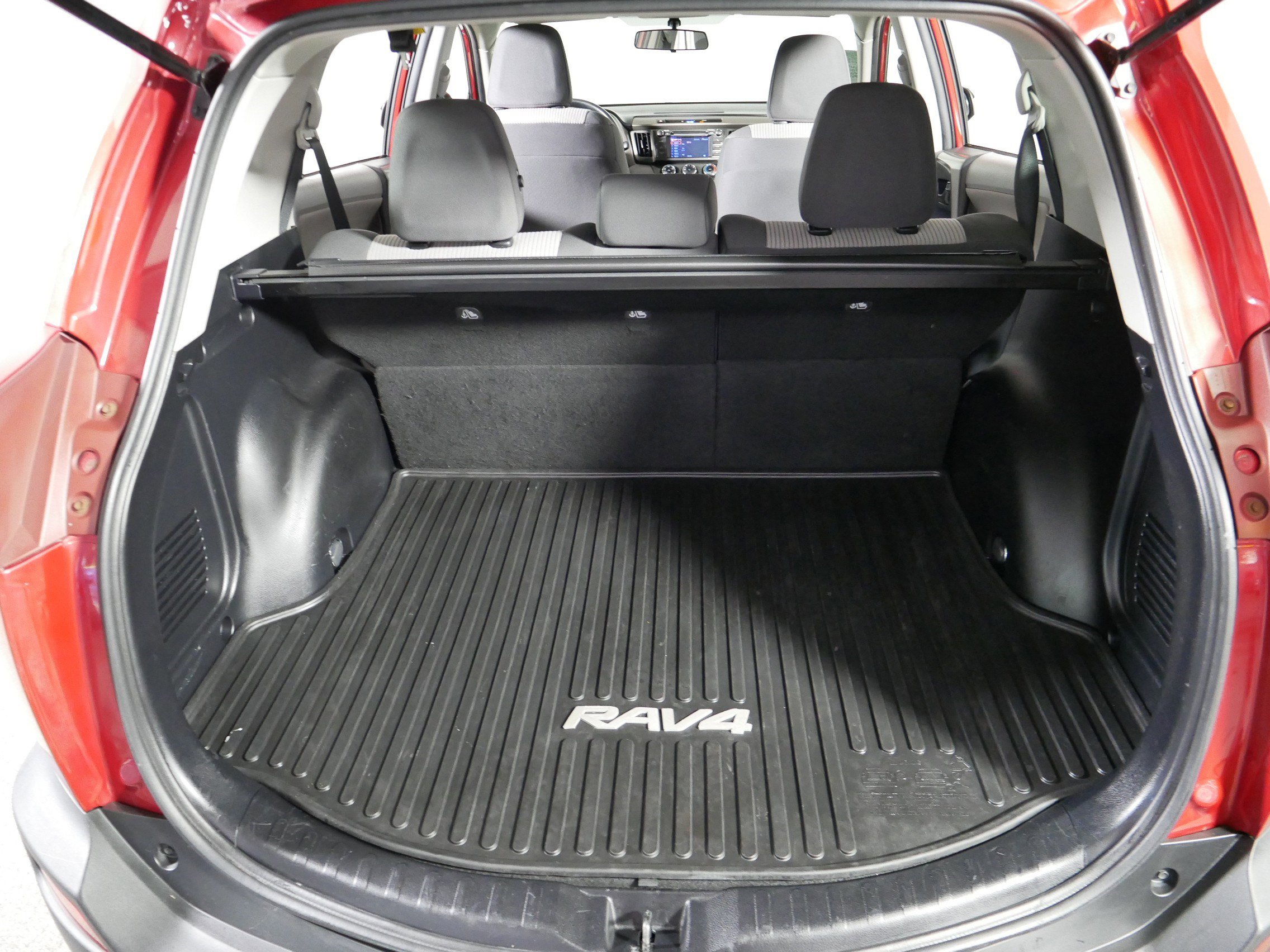 Used 2013 Toyota RAV4 LE AWD/4WD image 18