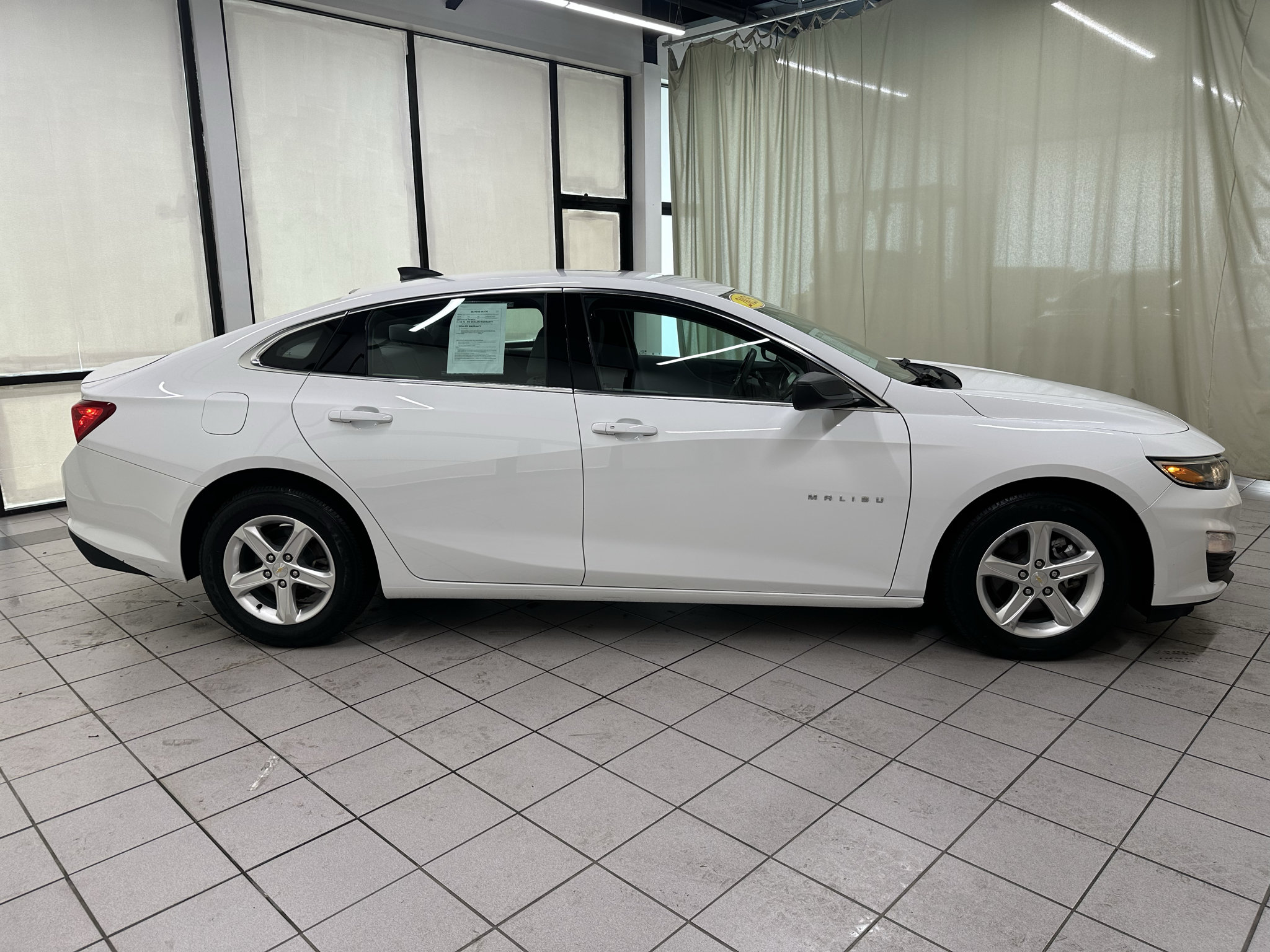 Used 2022 Chevrolet Malibu LS w/ LPO, Convenience Package 1 FWD image 3