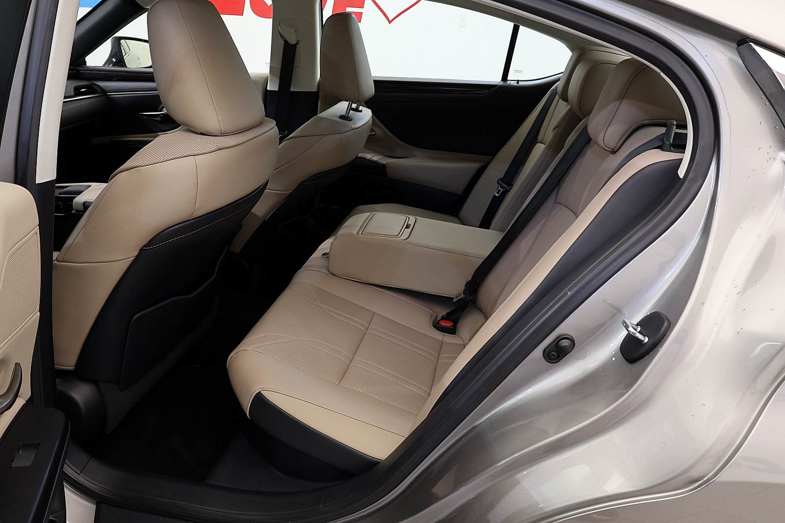 Used 2020 Lexus ES 300h w/ Accessory Package 2 FWD image 14
