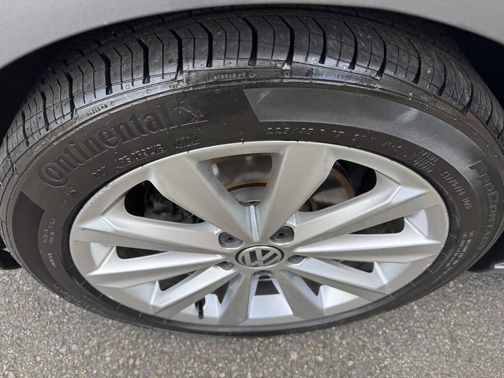 Used 2012 Volkswagen Golf TDI FWD image 22
