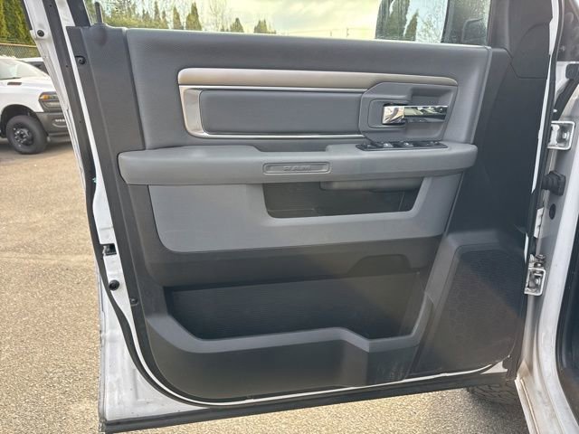 Used 2019 RAM 1500 Classic SLT image 9