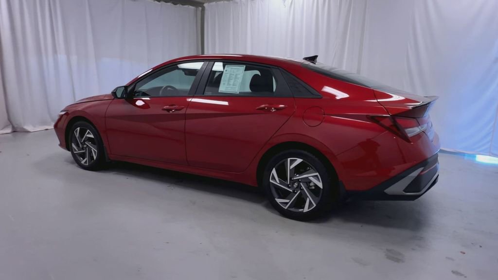 Used 2025 Hyundai Elantra Sport image 6
