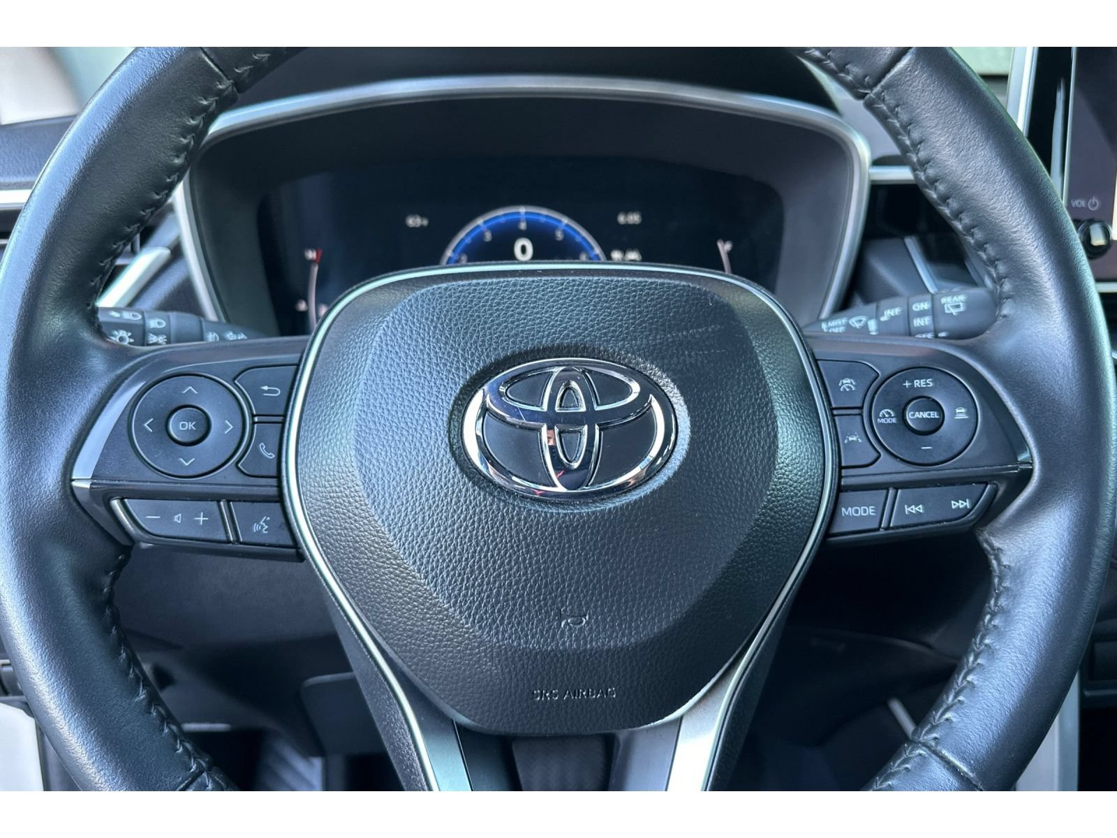 Used 2025 Toyota Corolla Cross XLE AWD/4WD image 26