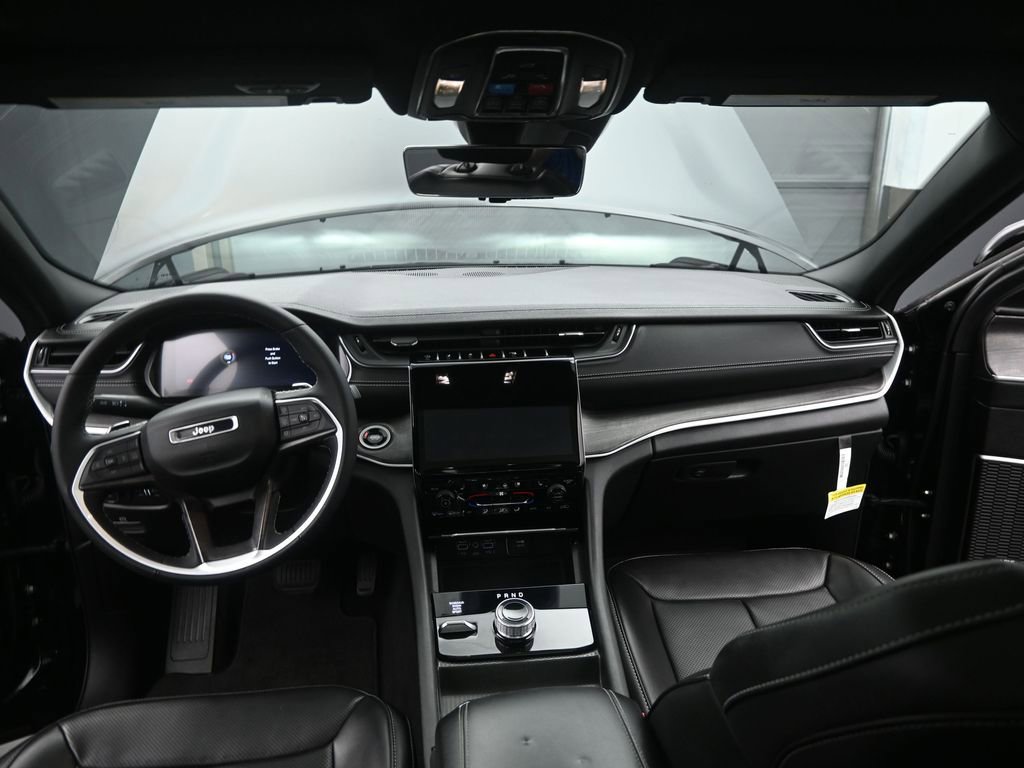 Used 2024 Jeep Grand Cherokee L Limited w/ Luxury Tech Group II AWD/4WD image 25