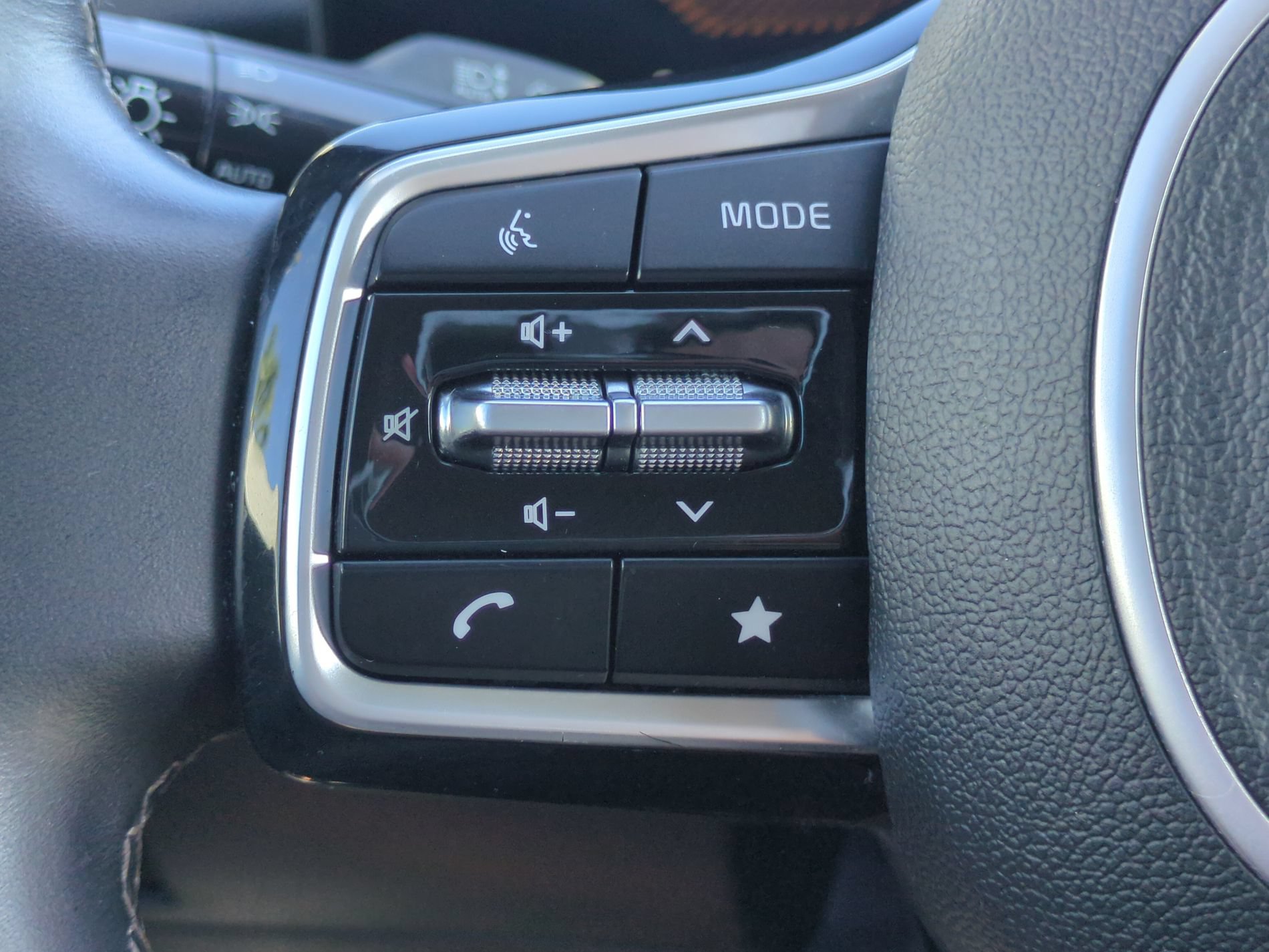 Used 2024 Kia Sorento S AWD/4WD image 25