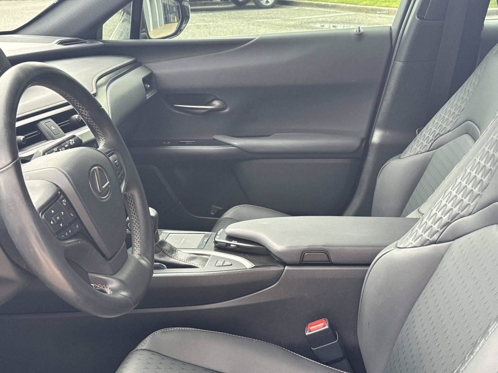 Used 2022 Lexus UX 250h w/ Accessory Package (Z2) AWD/4WD image 15