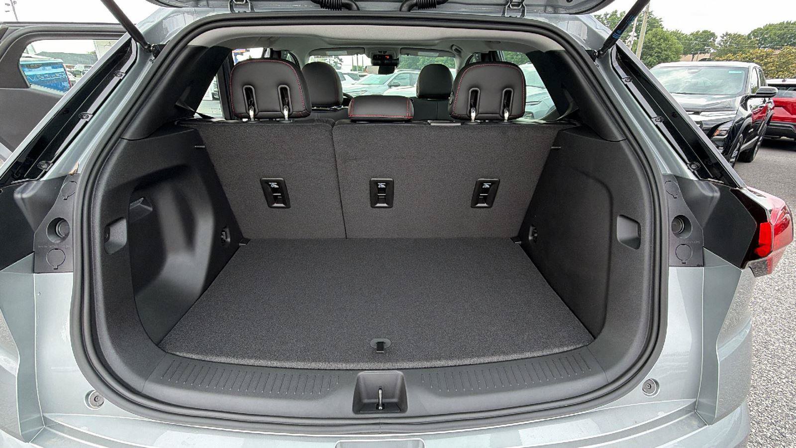 New 2027 Chevrolet Bolt RS w/ Technology Package FWD image 10