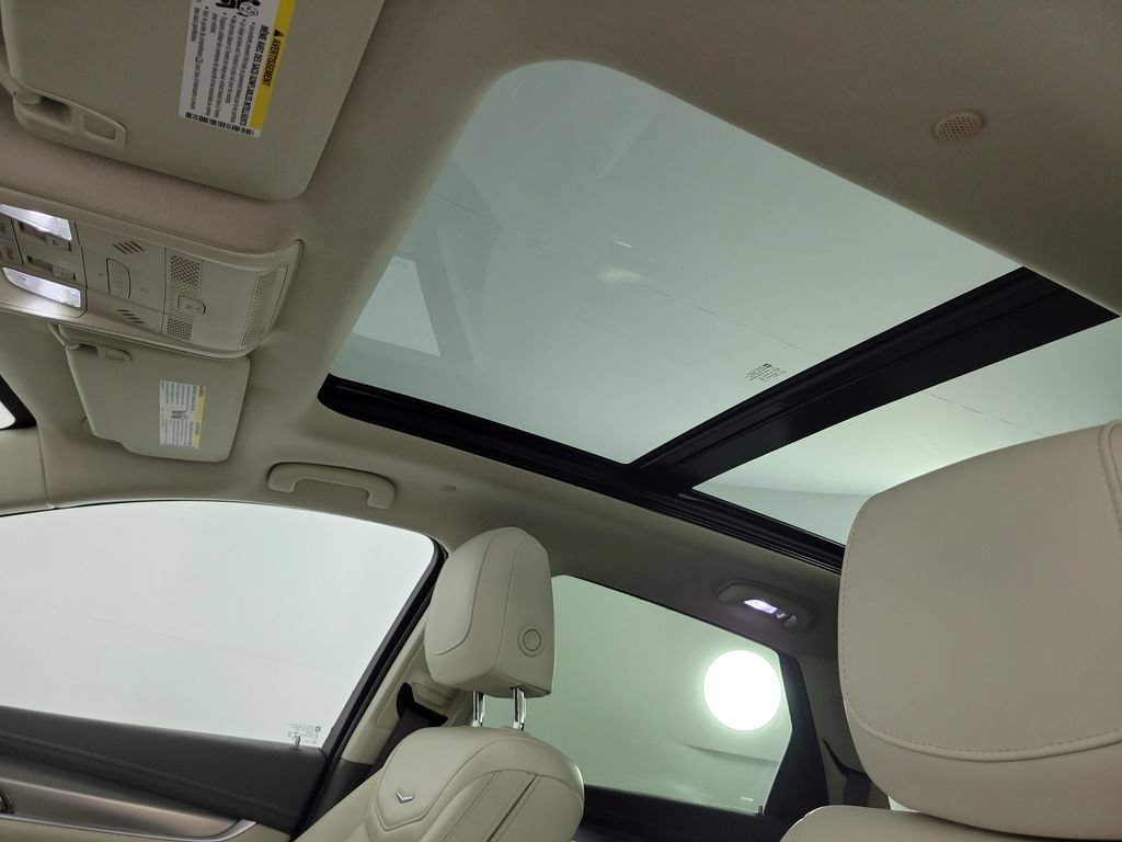 Certified 2022 Cadillac XT5 Premium Luxury FWD image 17