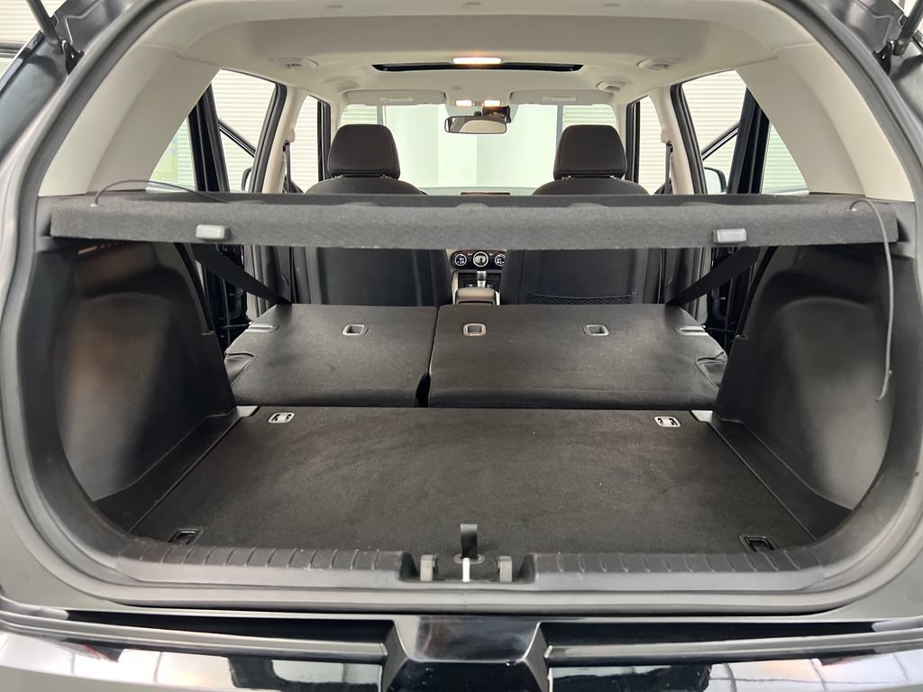 Used 2025 Hyundai Venue SEL FWD image 37