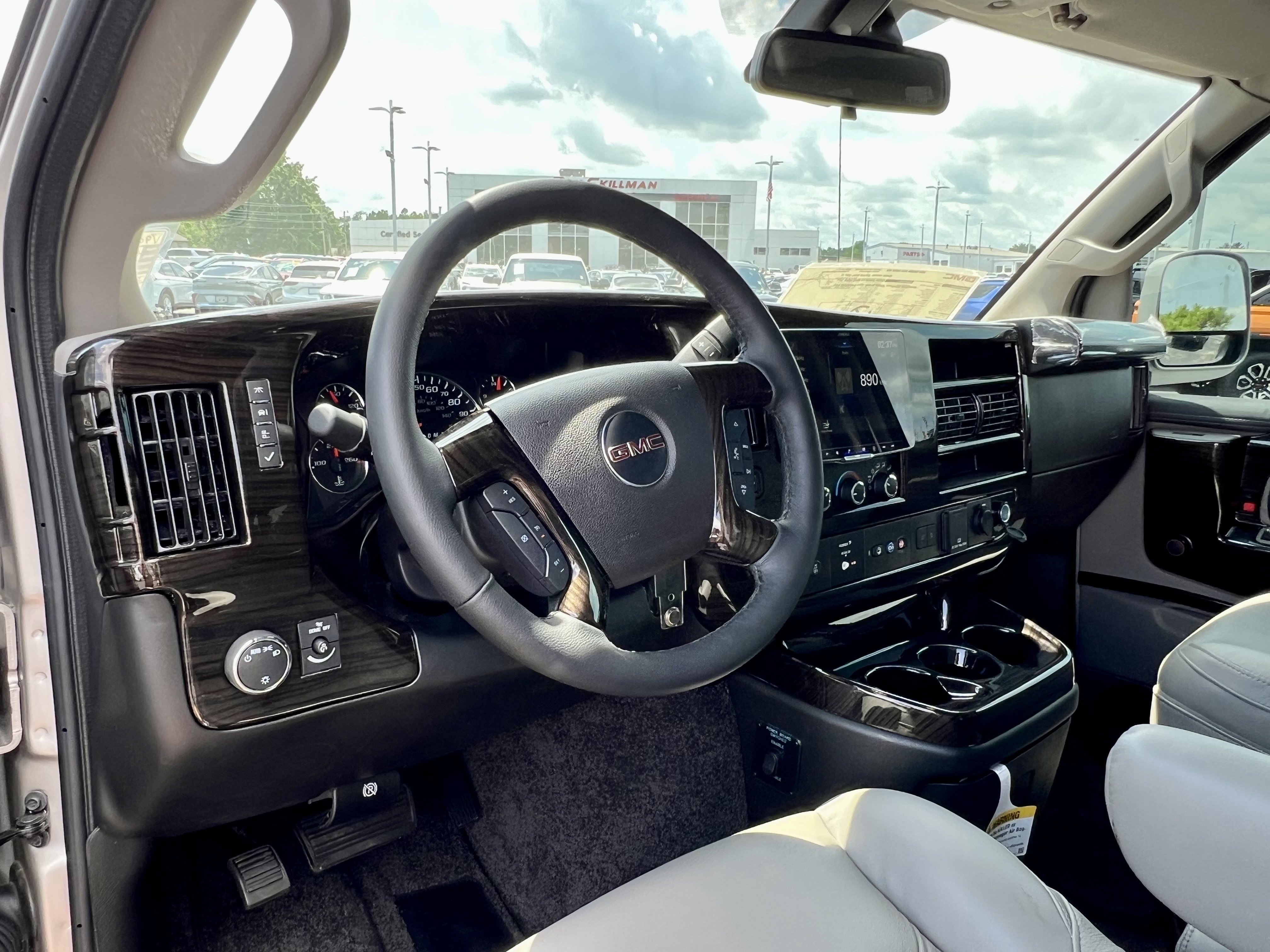 New 2025 GMC Savana 2500 w/ Driver Convenience Package RWD image 18