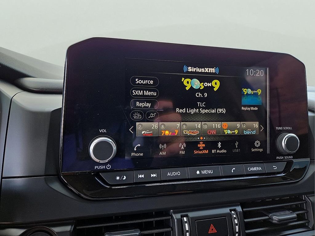 Used 2025 Nissan Pathfinder S image 18