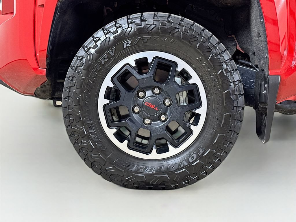 Certified 2026 Toyota Tacoma SR5 AWD/4WD image 25