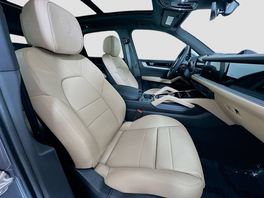 New 2026 Porsche Cayenne AWD/4WD image 30