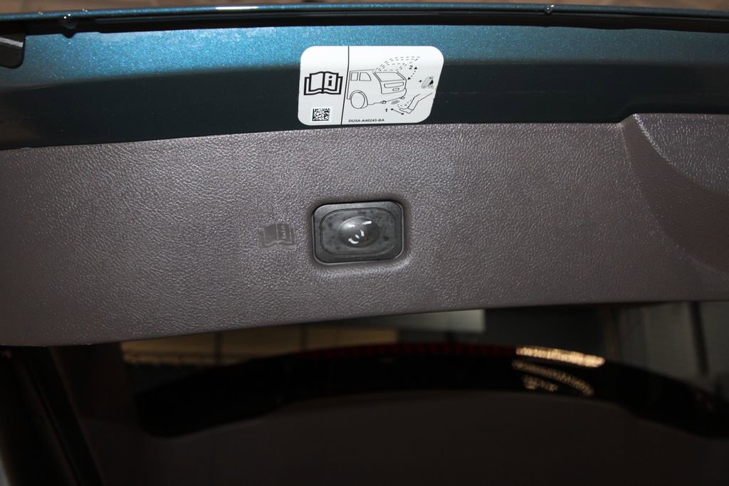 Used 2016 Lincoln MKX Reserve w/ Driver Assistance Package image 39