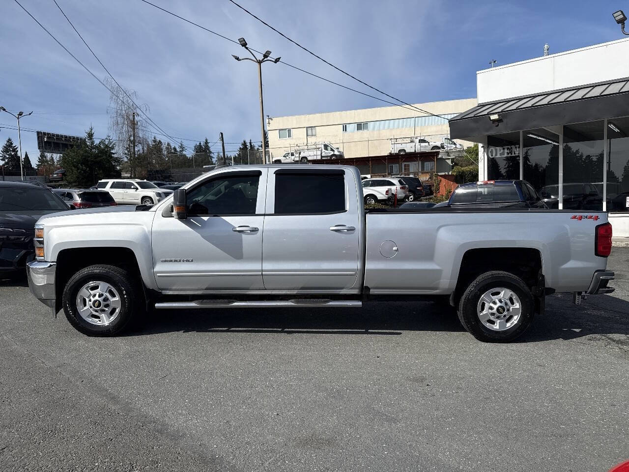 Used 2018 Chevrolet Silverado 3500 LT AWD/4WD image 3