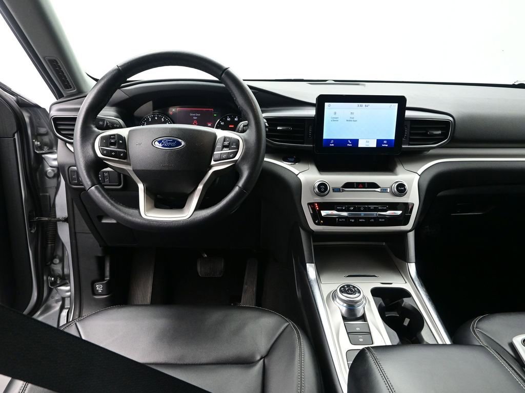 Used 2024 Ford Explorer XLT w/ Equipment Group 202A image 16