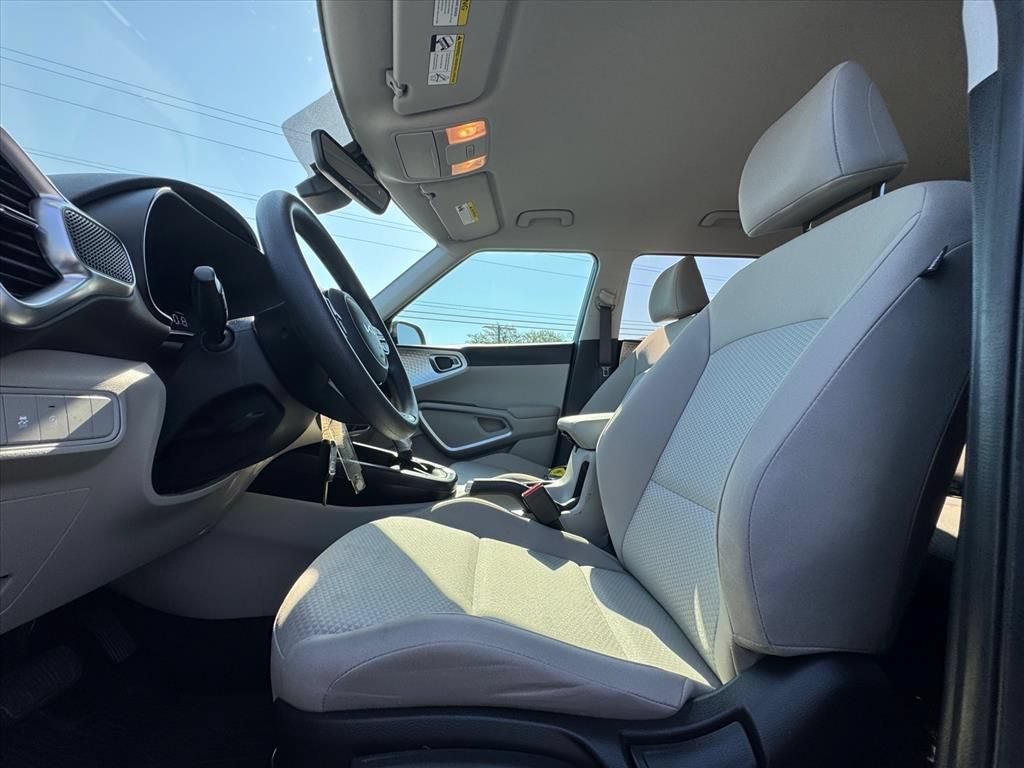 Certified 2025 Kia Soul LX FWD image 14