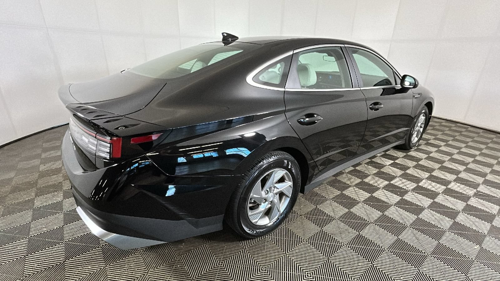 Certified 2026 Hyundai Sonata SE FWD image 3